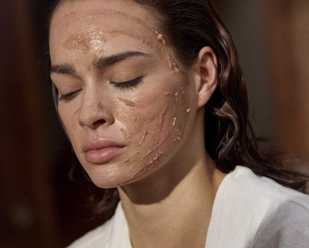 Abloom Organic Enzym Peeling · toegepast op de huid