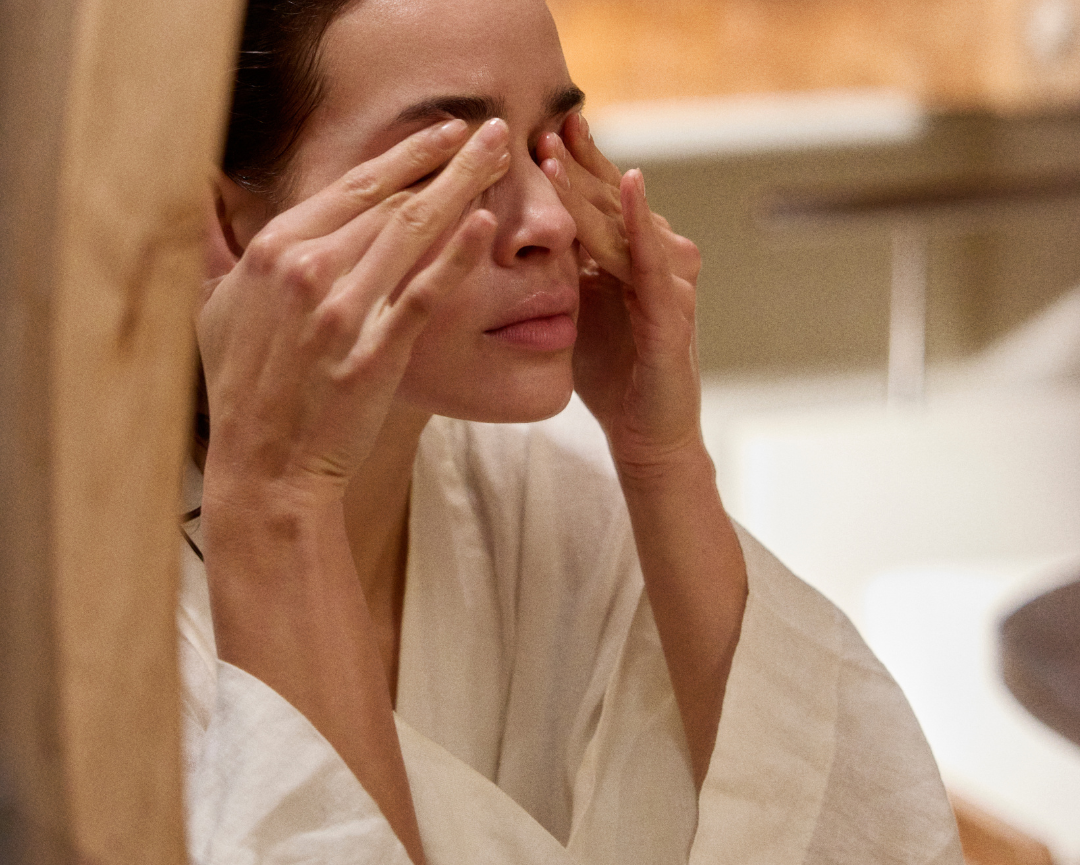 Abloom Organic Eye Make-up Remover · toegepast op de huid