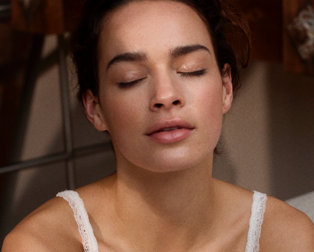Abloom Hydrating Toner · toegepast op de huid
