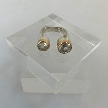 BEAUTIFUL PEOPLE / handgemaakte bi color ring met edelsteen